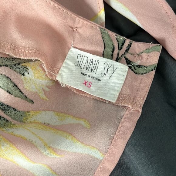 Sienna Sky Pink Floral Blouson Mini Dress Size XS - Picture 7 of 10